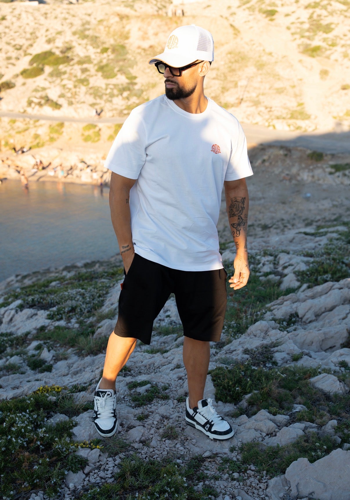 Short noir avec logo