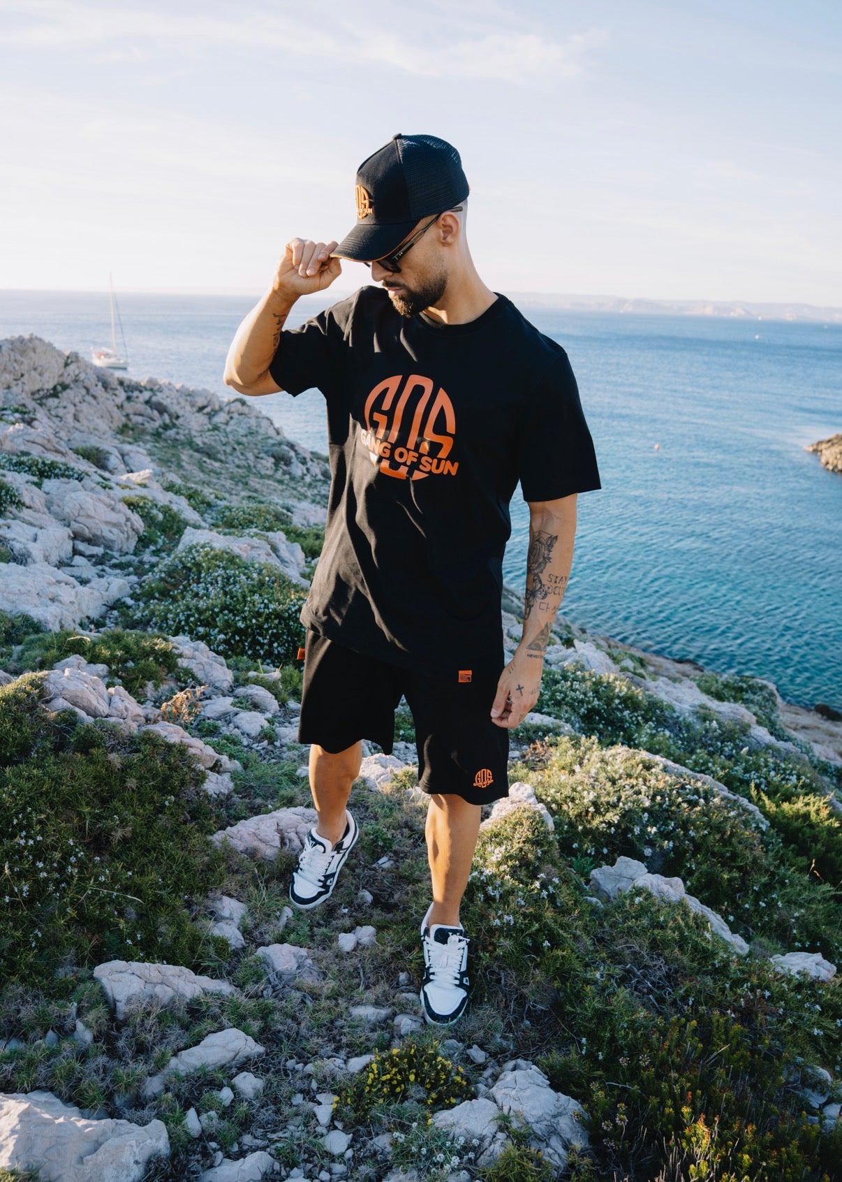 Short noir avec logo